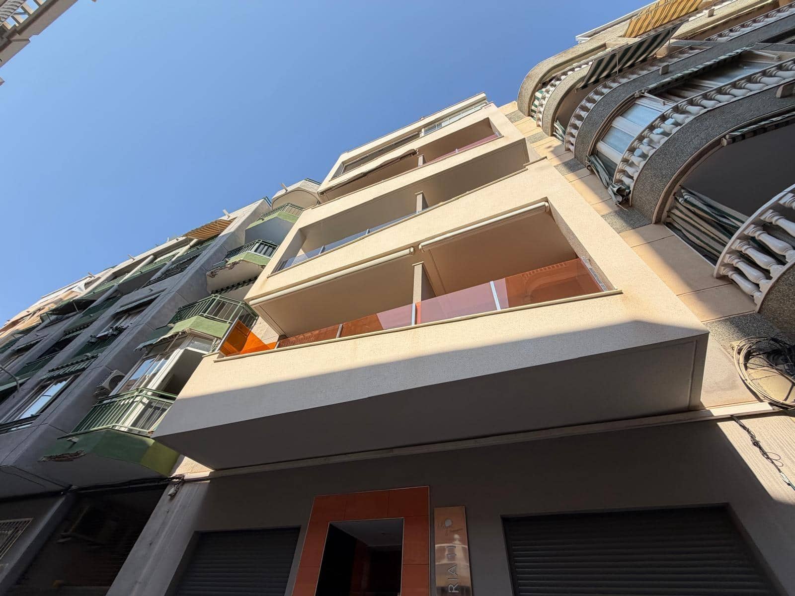 1 quarto Apartamento para venda em Torrevieja com piscina - 155 000 € (Ref: 9983019)