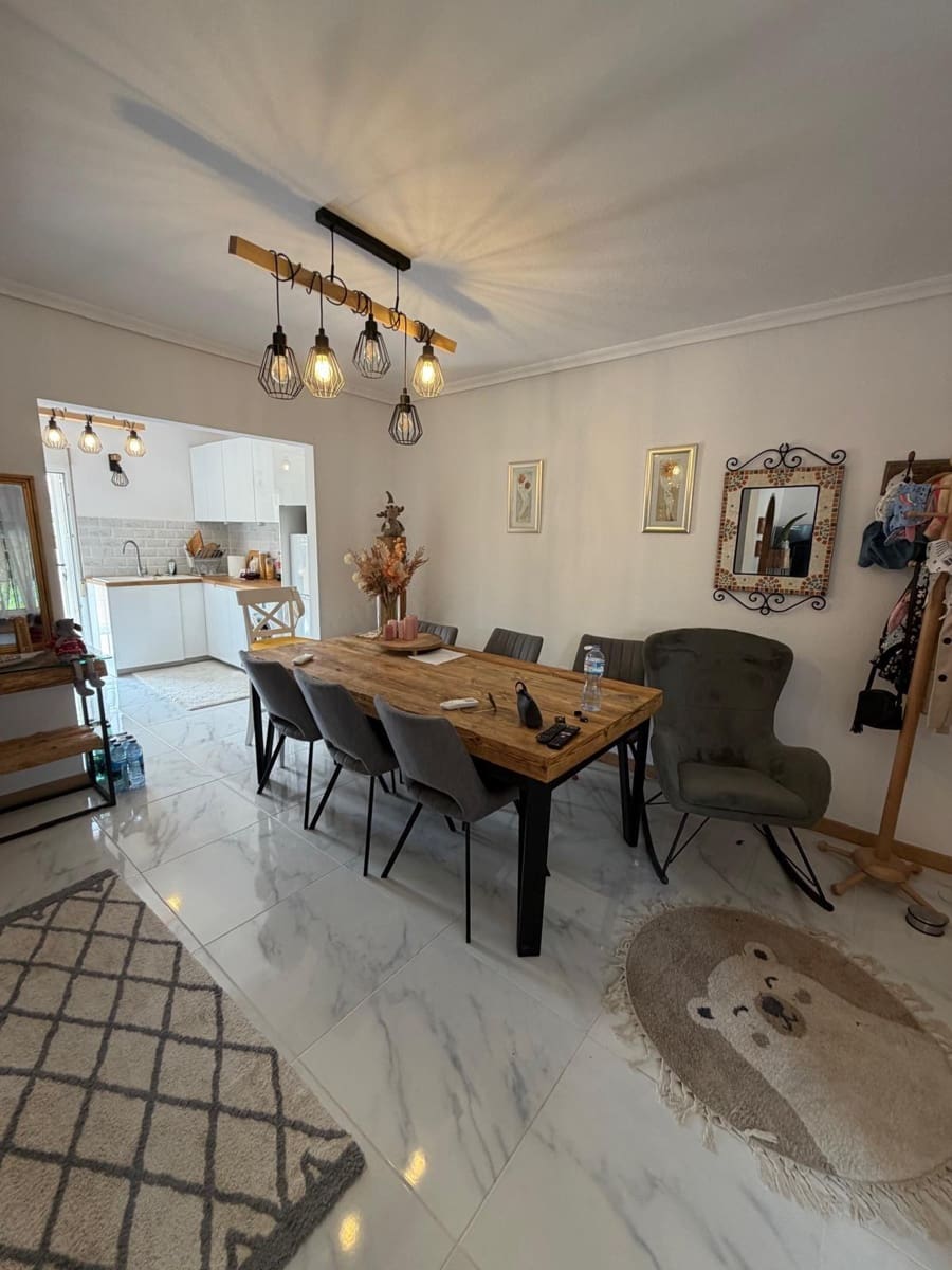 3 sovrum Bungalow till salu i Torrevieja med pool garage - 272 000 € (Ref: 9983020)