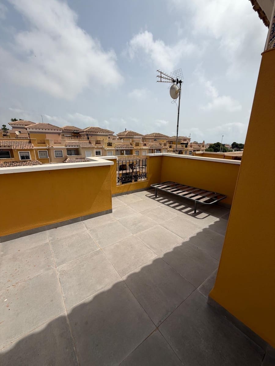 3 sovrum Bungalow till salu i Torrevieja med pool garage - 272 000 € (Ref: 9983020)