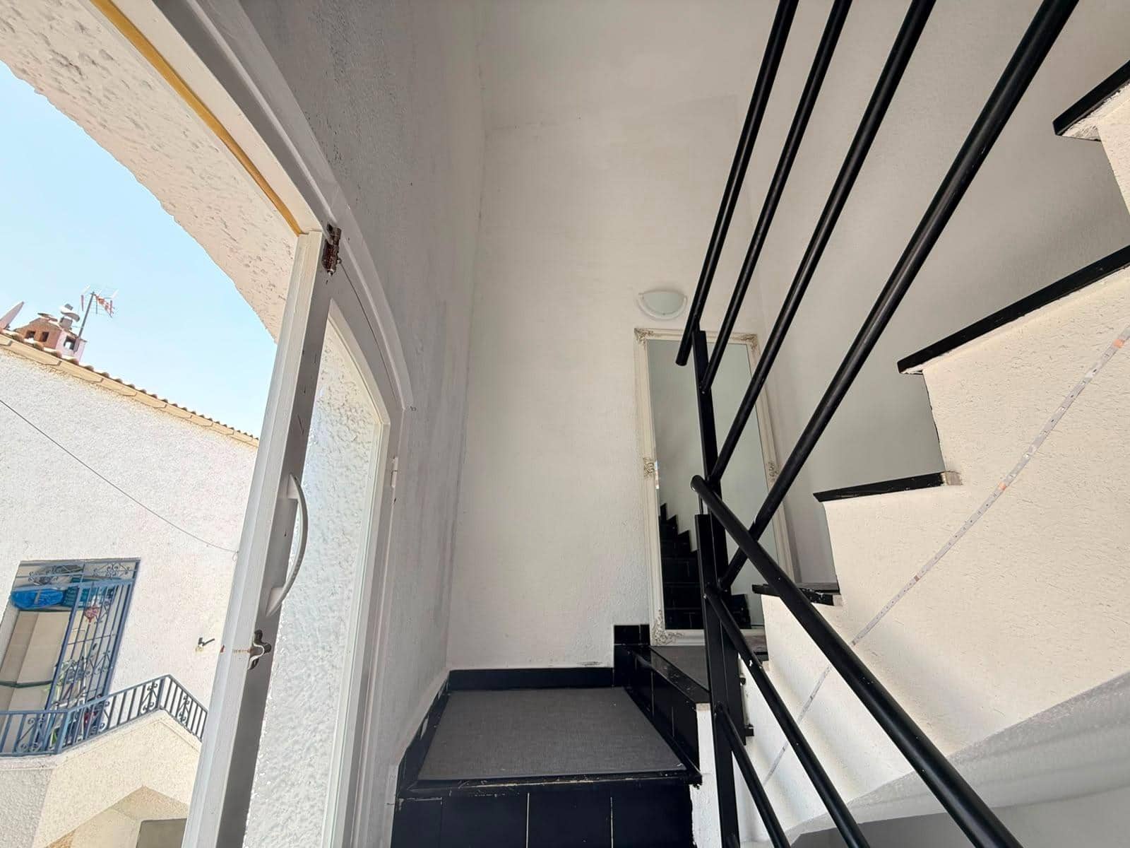 2 slaapkamer Bungalow te koop in Torrevieja - € 119.900 (Ref: 9983021)