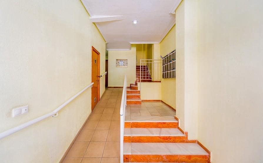 2 soveværelse Lejlighed til salg i Torrevieja - € 157.900 (Ref: 9983022)