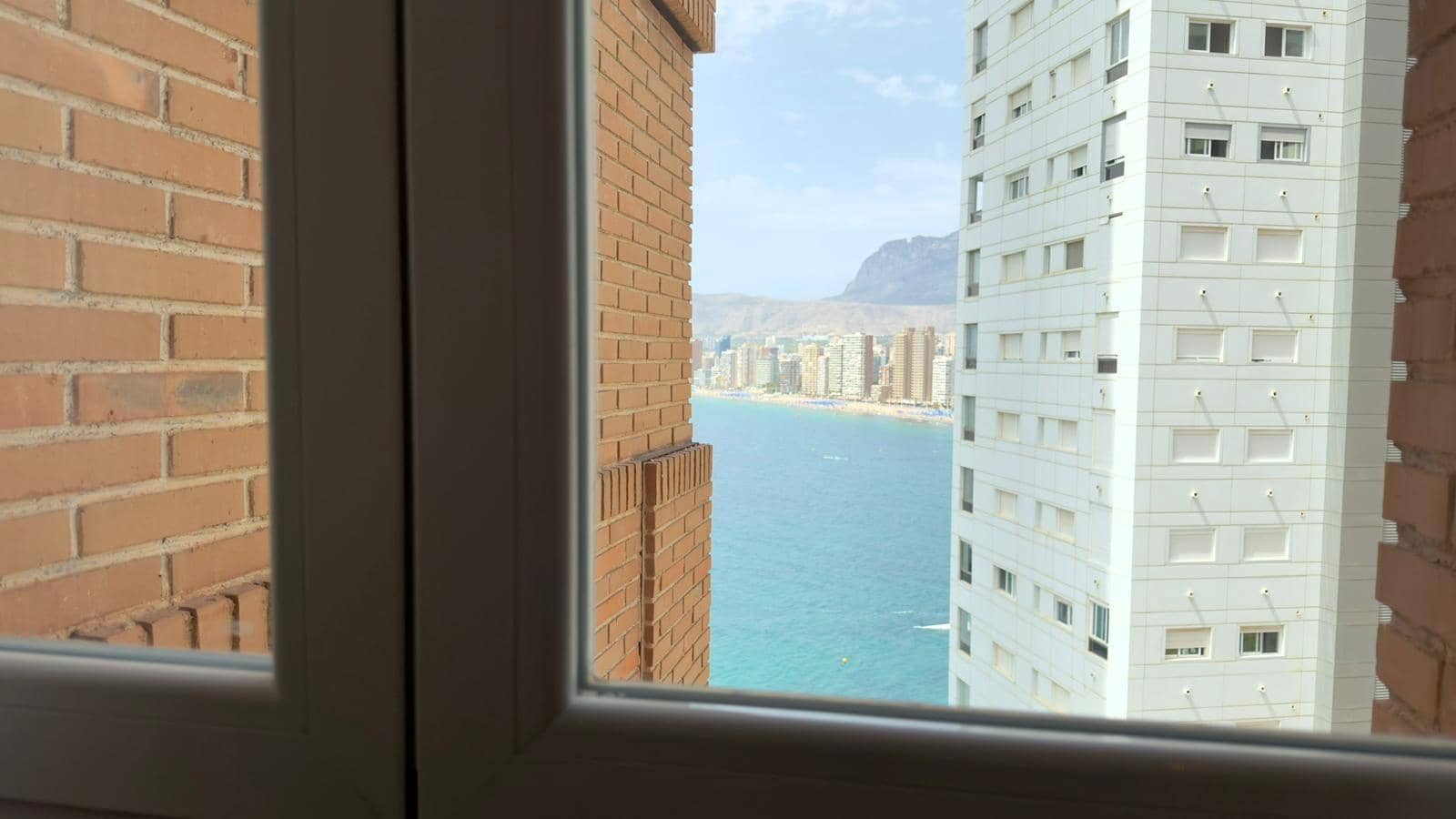 Piso de 3 habitaciones en Benidorm en venta con piscina garaje - 450.000 € (Ref: 9994255)