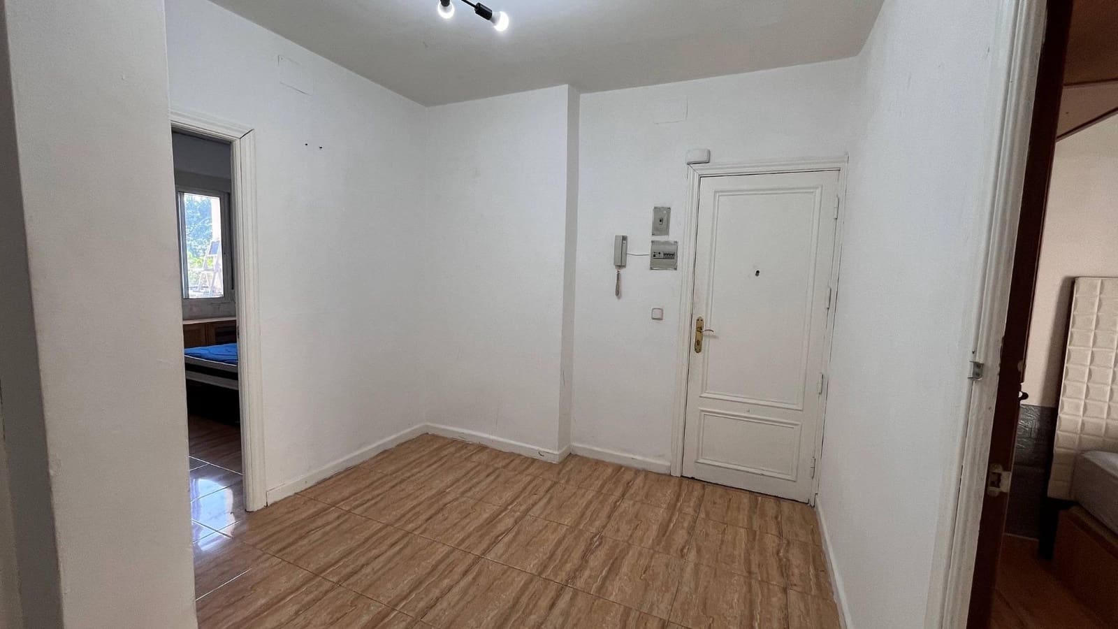 3 soveværelse Lejlighed til salg i Madrid by - € 460.000 (Ref: 9994257)