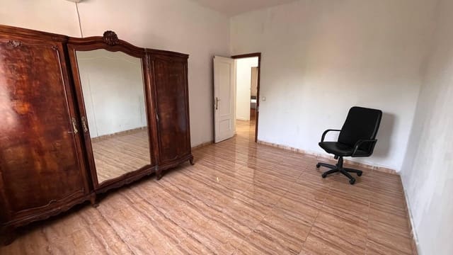3 bedroom Flat for sale in Arganzuela, Madrid city - € 460,000 (Ref: 9994257)