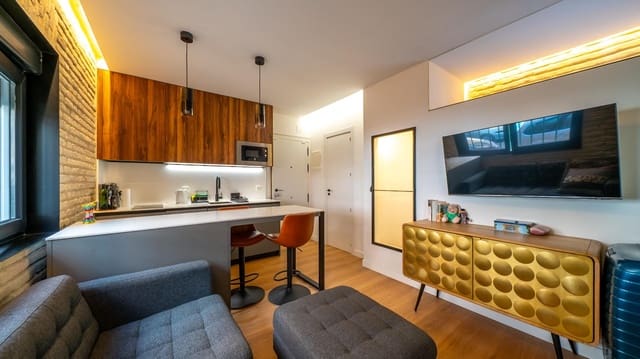 1 bedroom Flat for sale in Arganzuela, Madrid city - € 280,000 (Ref: 9994259)