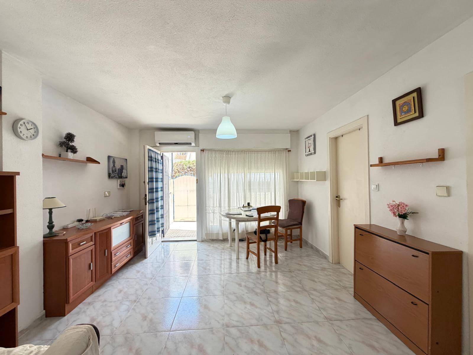 2 makuuhuone Rivitalo myytävänä paikassa Torrevieja mukana uima-altaan - 155 000 € (Ref: 9997135)