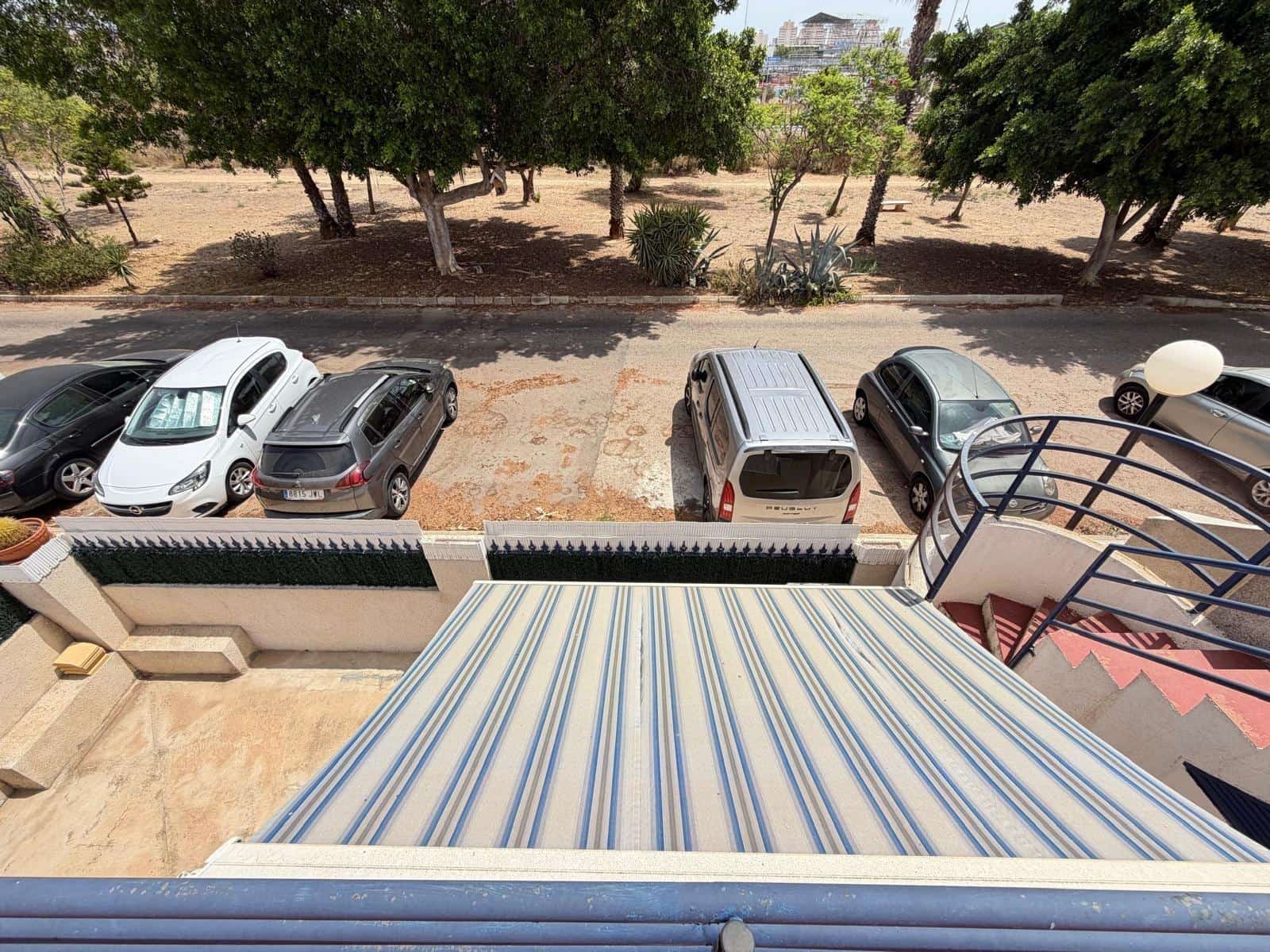 2 makuuhuone Rivitalo myytävänä paikassa Torrevieja mukana uima-altaan - 155 000 € (Ref: 9997135)