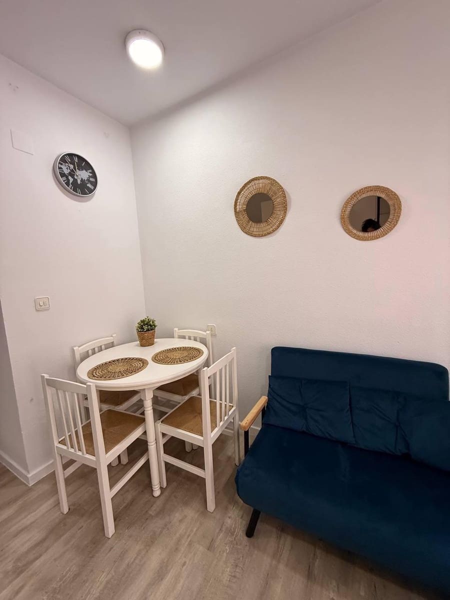 Studio till salu i Torrevieja - 89 900 € (Ref: 9997136)