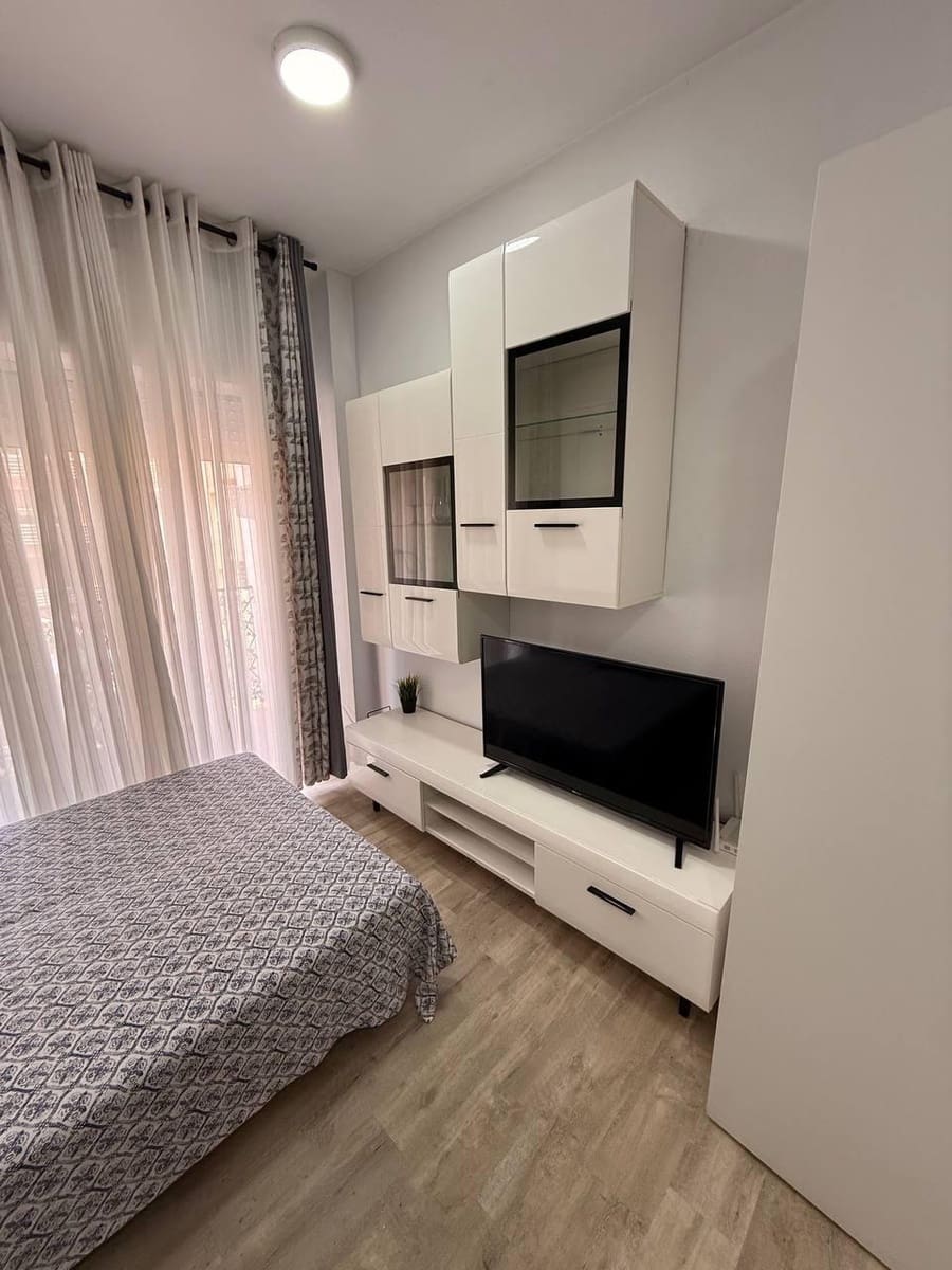 Studio till salu i Torrevieja - 89 900 € (Ref: 9997136)