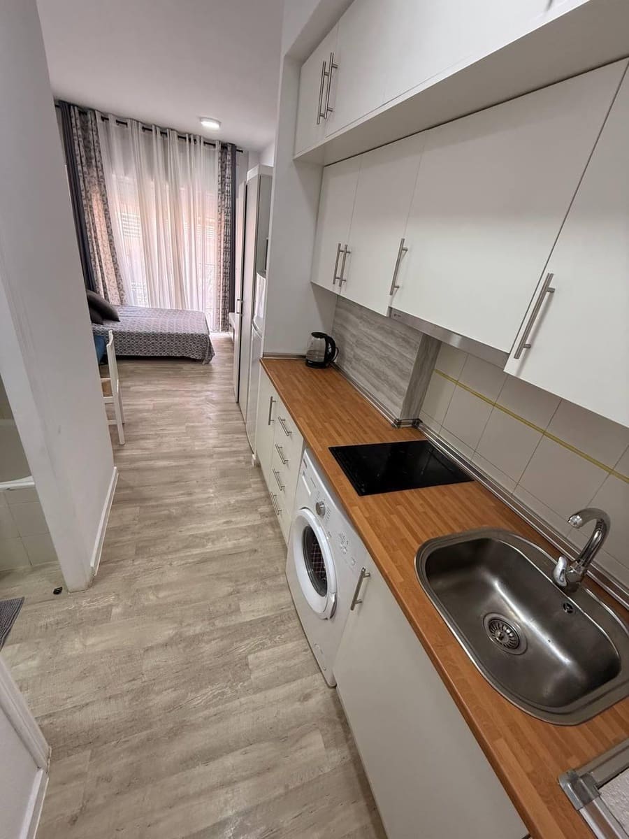 Studio till salu i Torrevieja - 89 900 € (Ref: 9997136)