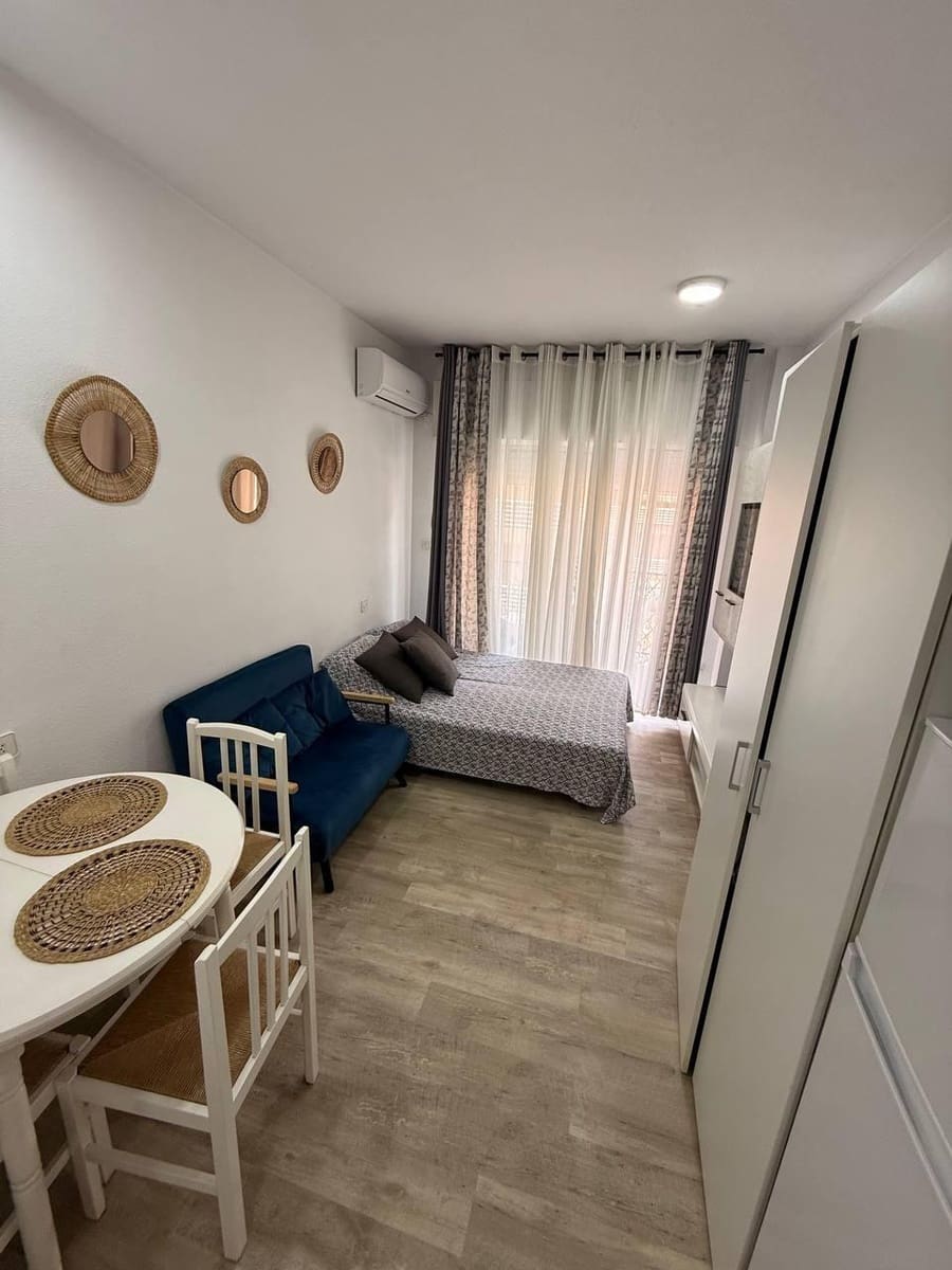 Studio till salu i Torrevieja - 89 900 € (Ref: 9997136)