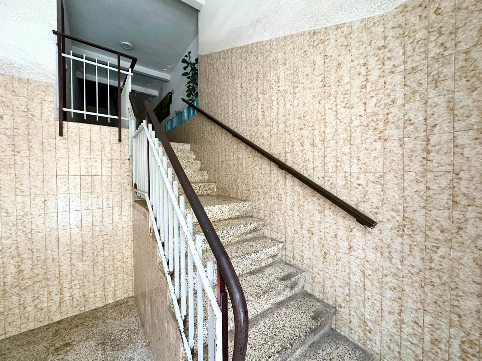 3 camera da letto Appartamento in vendita in Alicante citta - 130.000 € (Rif: 9997139)
