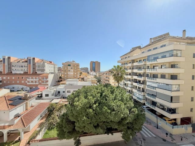 2 soveværelse Lejlighed til salg i Playa de los Boliches, Fuengirola - € 329.000 (Ref: 9077609)