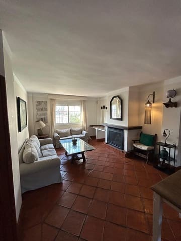 4 soveværelse Semi-Rækkehus til salg i Nueva Alcántara, Marbella med swimmingpool garage - € 990.000 (Ref: 9106171)