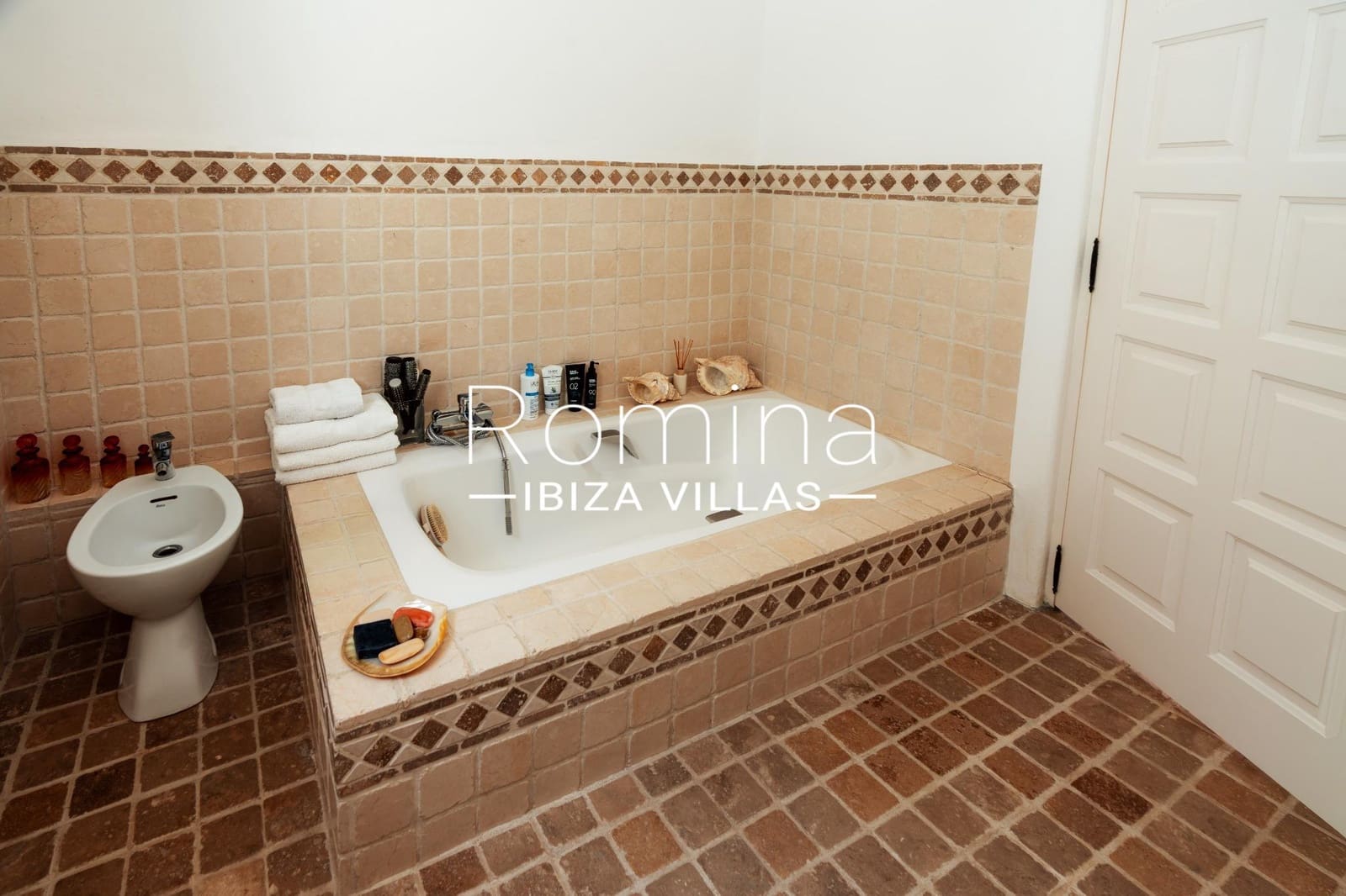 2 chambre Maison de Ville à vendre à Santa Eulalia / Santa Eularia avec piscine garage - 1 200 000 € (Ref: 10011758)