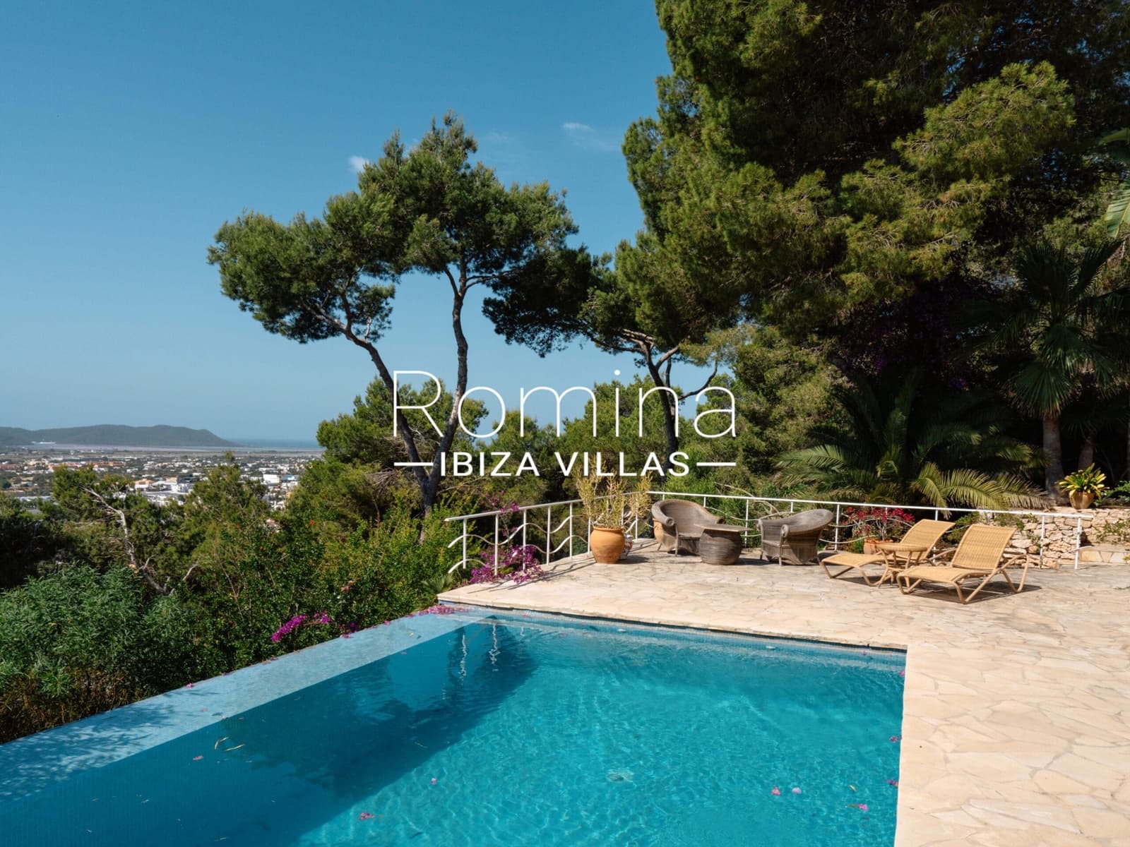 2 soverom Villa til salgs i Sant Jordi de Ses Salines med svømmebasseng garasje - € 2 400 000 (Ref: 10013922)