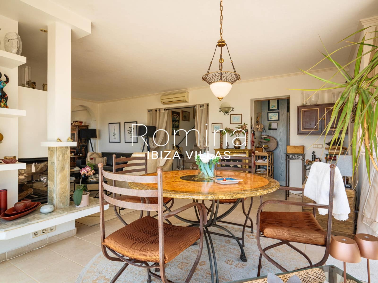 2 soverom Villa til salgs i Sant Jordi de Ses Salines med svømmebasseng garasje - € 2 400 000 (Ref: 10013922)
