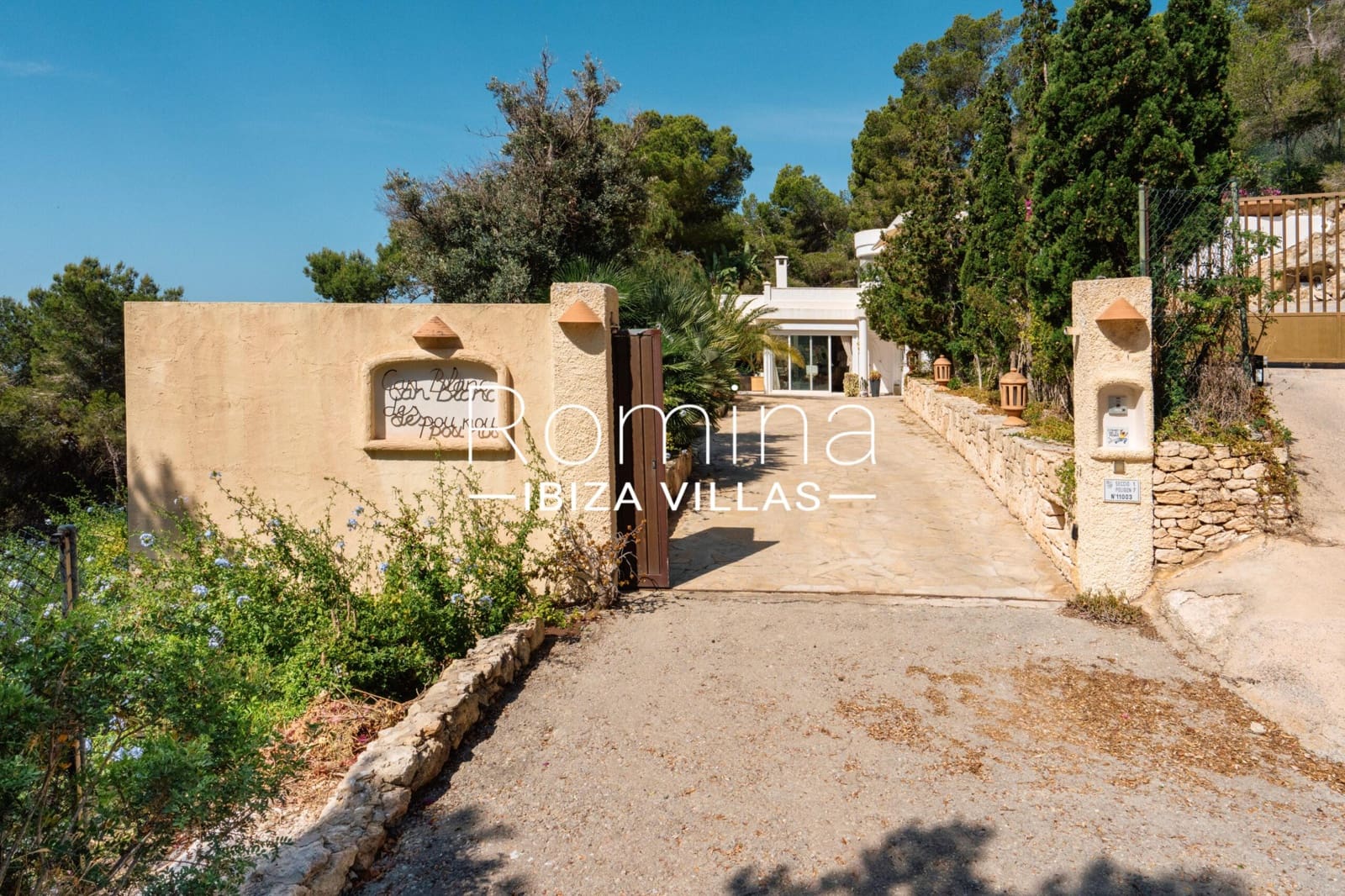 2 soverom Villa til salgs i Sant Jordi de Ses Salines med svømmebasseng garasje - € 2 400 000 (Ref: 10013922)