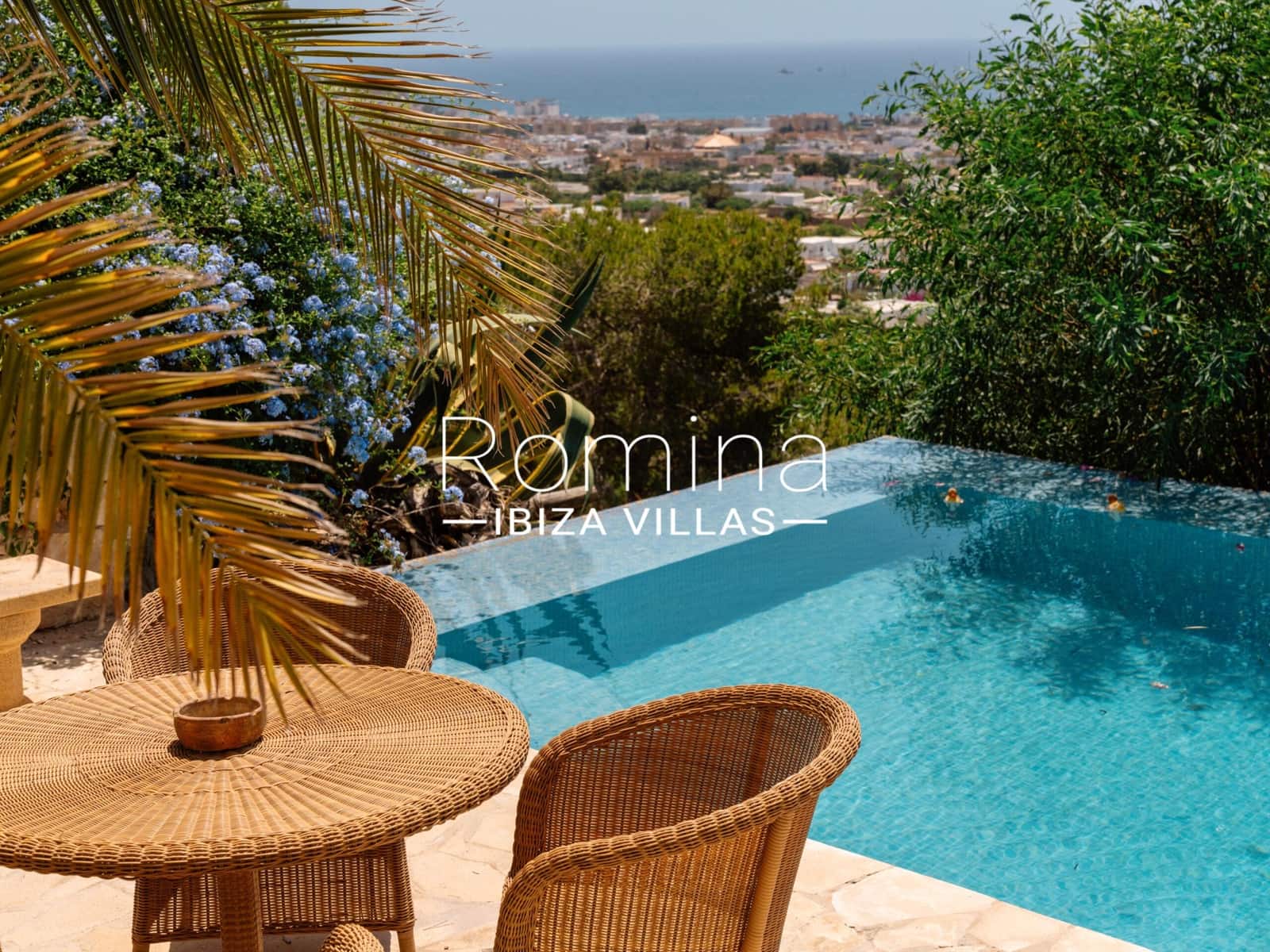 2 soverom Villa til salgs i Sant Jordi de Ses Salines med svømmebasseng garasje - € 2 400 000 (Ref: 10013922)