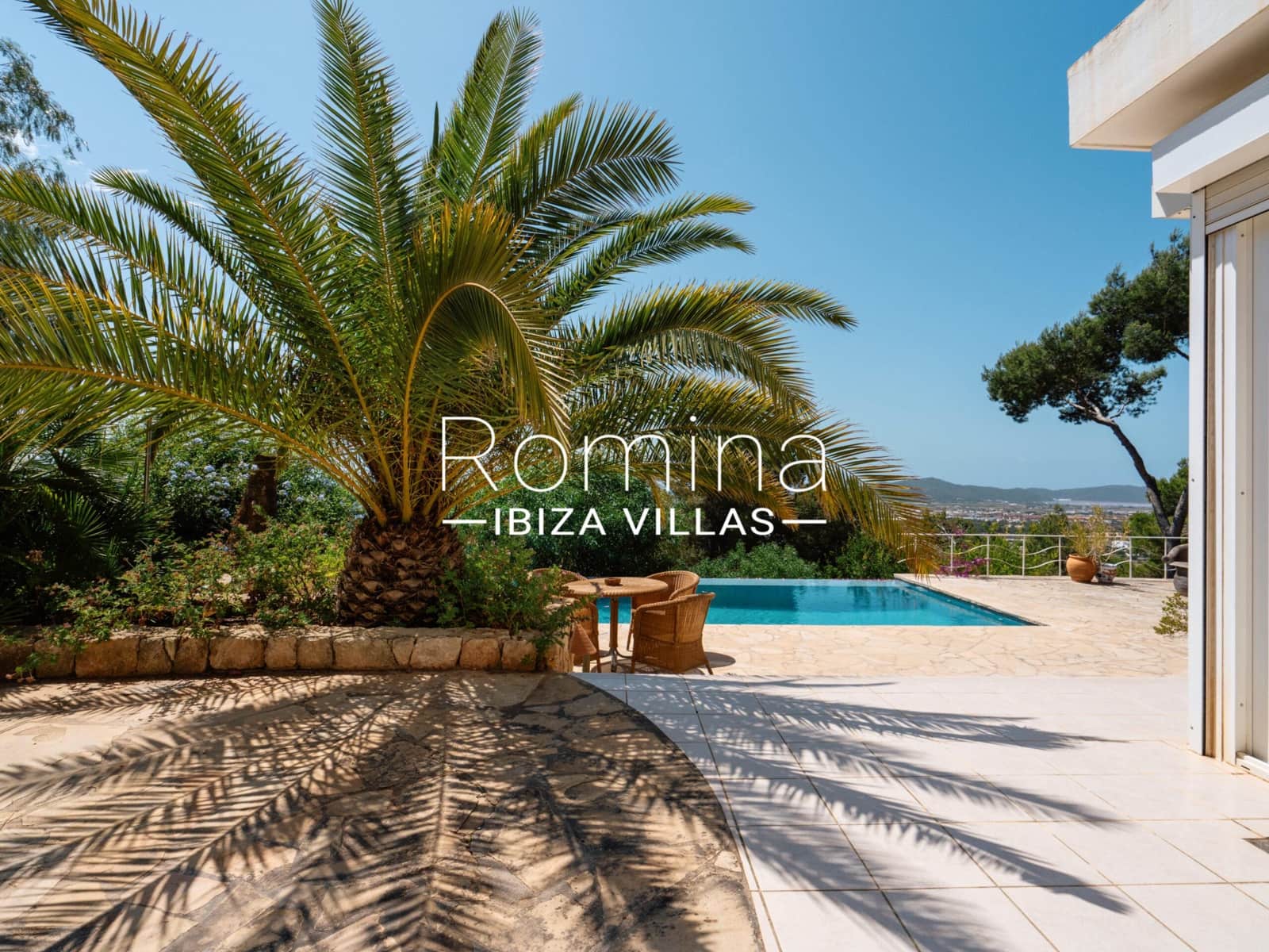 2 soverom Villa til salgs i Sant Jordi de Ses Salines med svømmebasseng garasje - € 2 400 000 (Ref: 10013922)