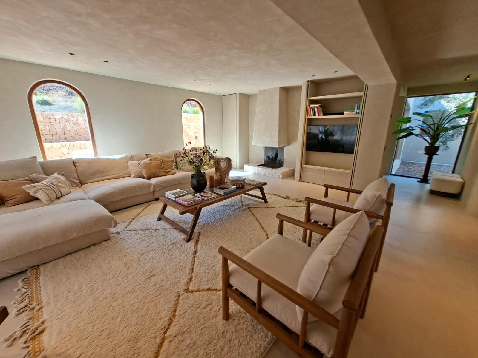 4 soveværelse Hulehus til salg i Cala Tarida med swimmingpool garage - € 6.590.000 (Ref: 10086588)