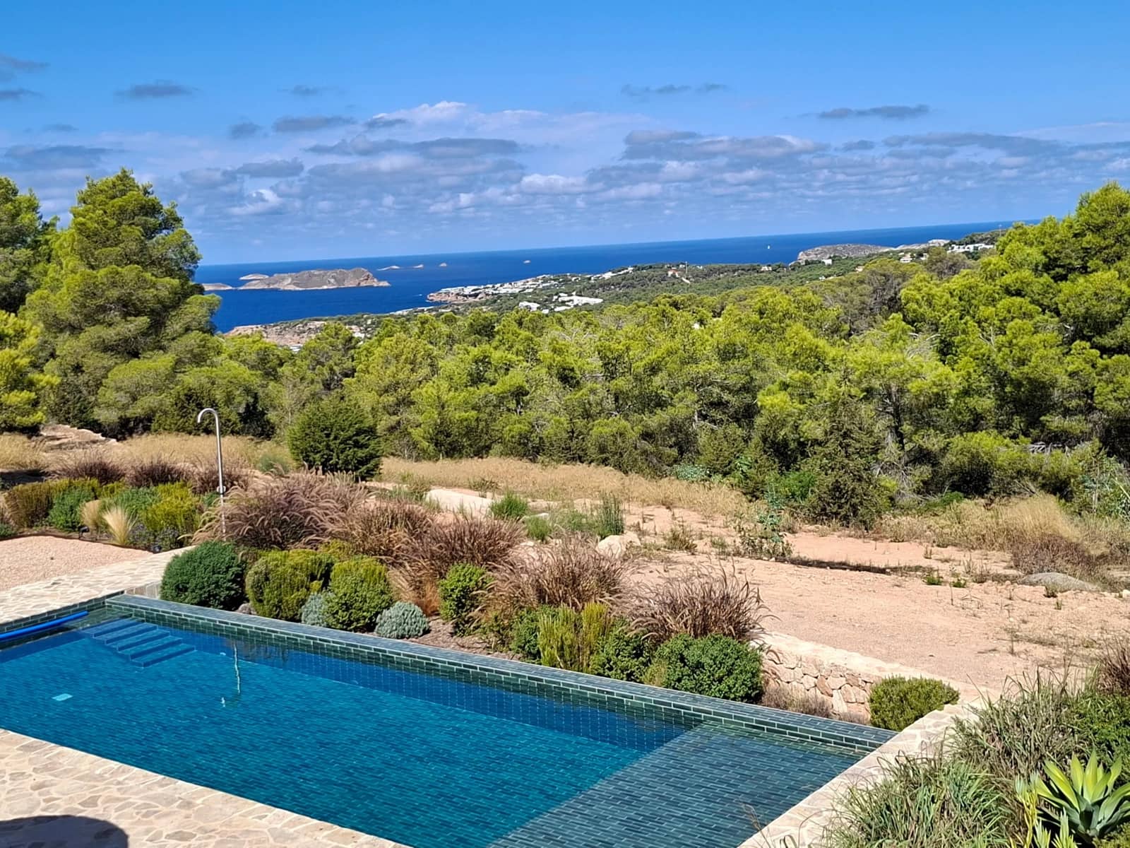 4 soveværelse Hulehus til salg i Cala Tarida med swimmingpool garage - € 6.590.000 (Ref: 10086588)