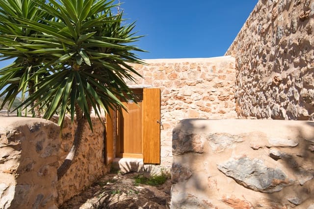 3 bedroom Finca/Country House for sale in Sant Jordi de Ses Salines, San Jose / Sant Josep de Sa Talaia with pool garage - € 2,950,000 (Ref: 9196205)