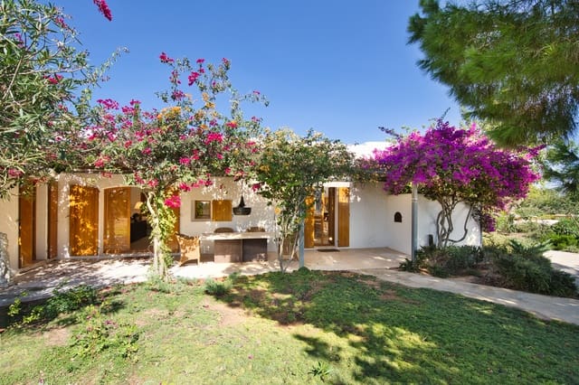 3 bedroom Finca/Country House for sale in Sant Jordi de Ses Salines, San Jose / Sant Josep de Sa Talaia with pool garage - € 2,950,000 (Ref: 9196205)