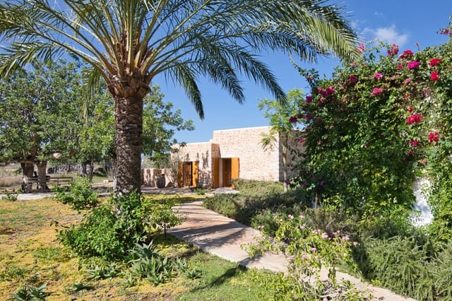 3 bedroom Finca/Country House for sale in Sant Jordi de Ses Salines, San Jose / Sant Josep de Sa Talaia with pool garage - € 2,950,000 (Ref: 9196205)