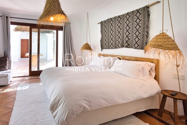 5 sypialnia Finka/Dom wiejski na sprzedaż w Santa Eulalia / Santa Eularia z basenem garażem - 8 200 000 € (Ref: 9199422)