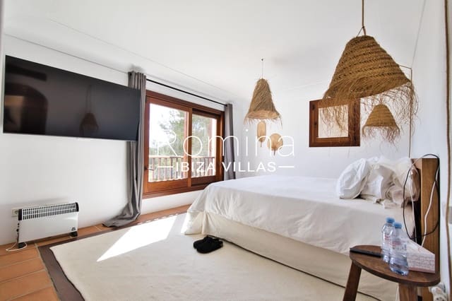 5 sypialnia Finka/Dom wiejski na sprzedaż w Santa Eulalia / Santa Eularia z basenem garażem - 8 200 000 € (Ref: 9199422)