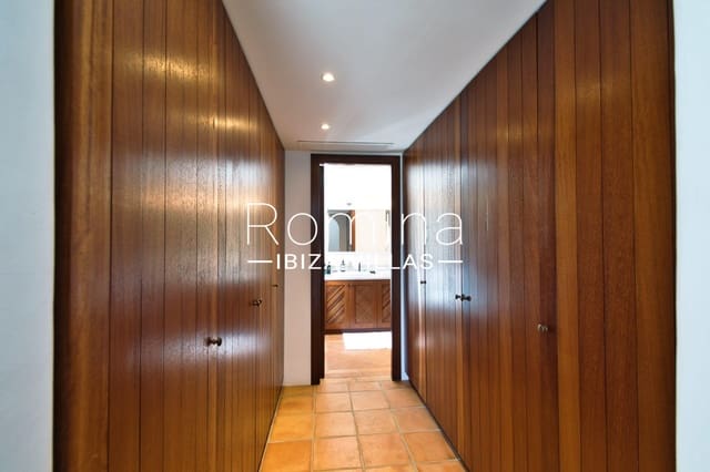 5 sypialnia Finka/Dom wiejski na sprzedaż w Santa Eulalia / Santa Eularia z basenem garażem - 8 200 000 € (Ref: 9199422)