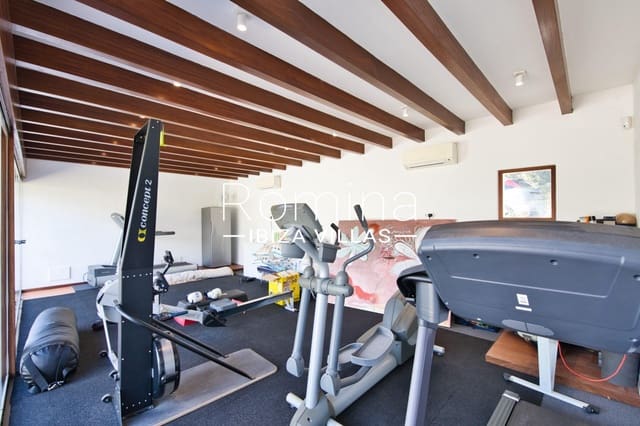 5 sypialnia Finka/Dom wiejski na sprzedaż w Santa Eulalia / Santa Eularia z basenem garażem - 8 200 000 € (Ref: 9199422)