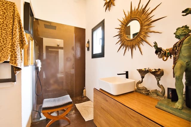 2 quarto Quinta/Casa Rural para venda em Santa Eulalia / Santa Eularia com piscina - 2 950 000 € (Ref: 9199423)