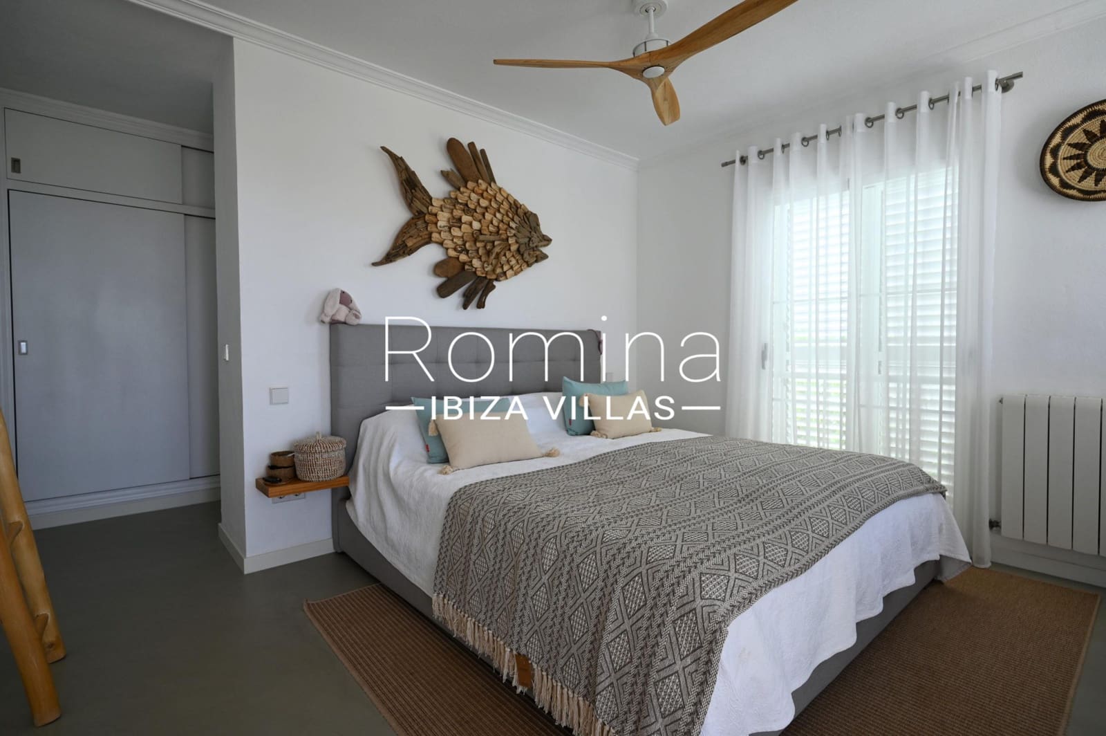 4 soveværelse Villa til salg i Santa Eulalia / Santa Eularia med swimmingpool garage - € 2.970.000 (Ref: 9199968)