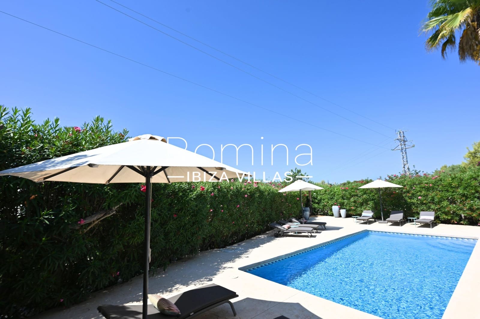 4 soveværelse Villa til salg i Santa Eulalia / Santa Eularia med swimmingpool garage - € 2.970.000 (Ref: 9199968)