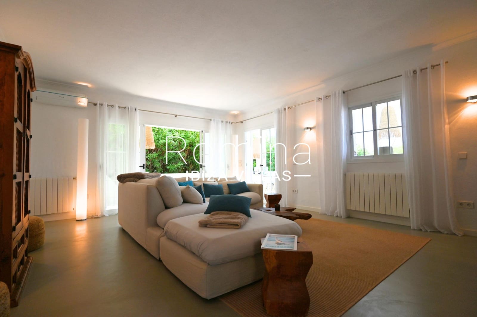 4 soveværelse Villa til salg i Santa Eulalia / Santa Eularia med swimmingpool garage - € 2.970.000 (Ref: 9199968)