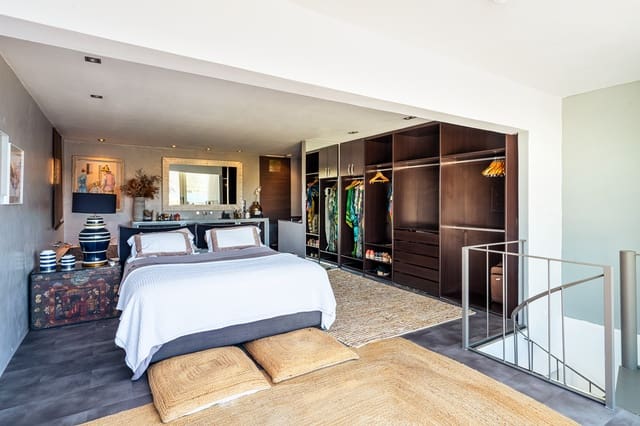 1 soveværelse Lejlighed til salg i Roca Llisa, Santa Eulalia / Santa Eularia med garage - € 1.295.000 (Ref: 9202778)