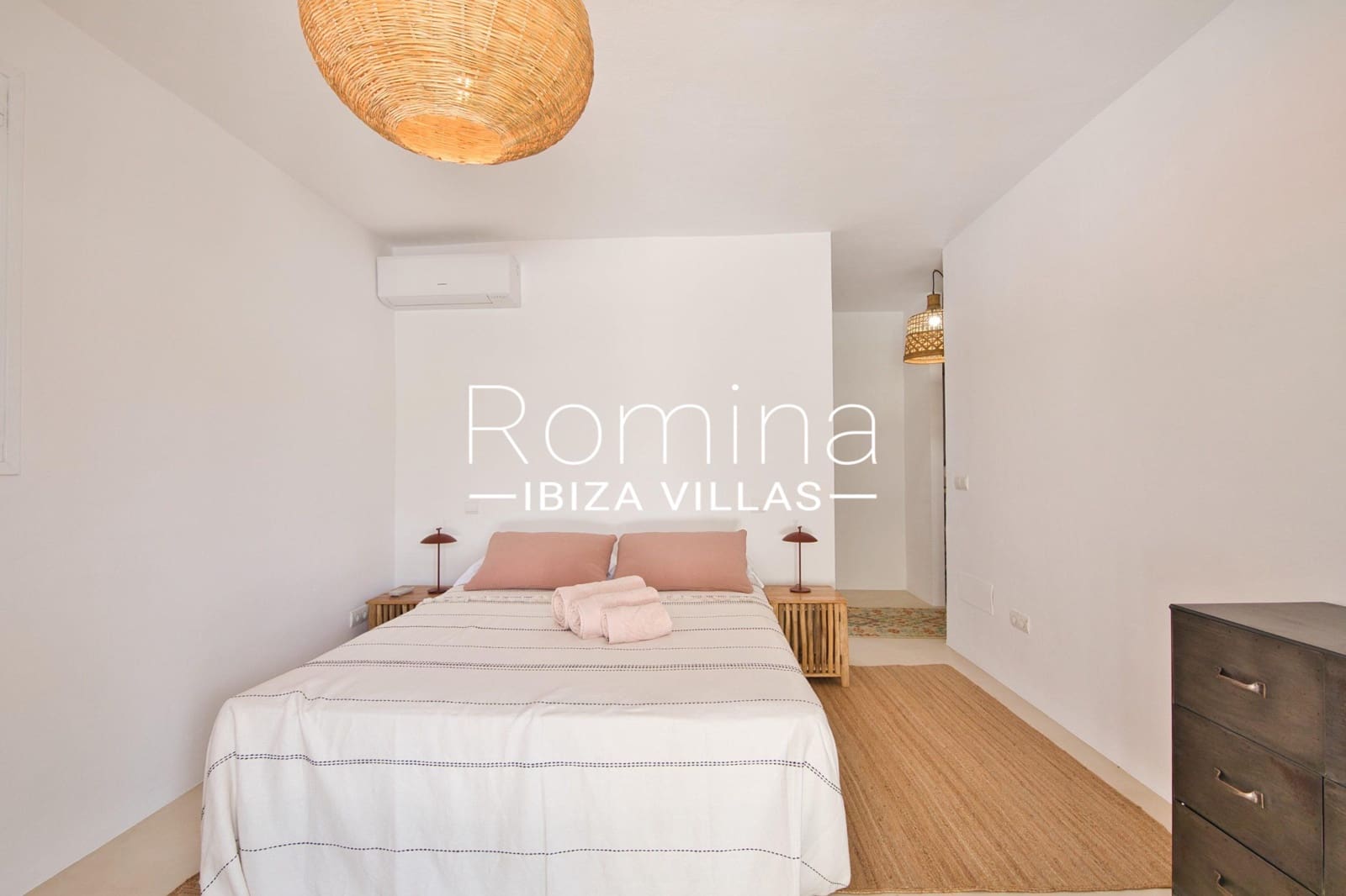 4 soveværelse Villa til salg i Cala Llenya med swimmingpool garage - € 2.800.000 (Ref: 9308712)