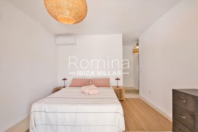 4 soverom Villa til salgs i Cala Llenya, Santa Eulalia / Santa Eularia med svømmebasseng garasje - € 2 800 000 (Ref: 9308712)