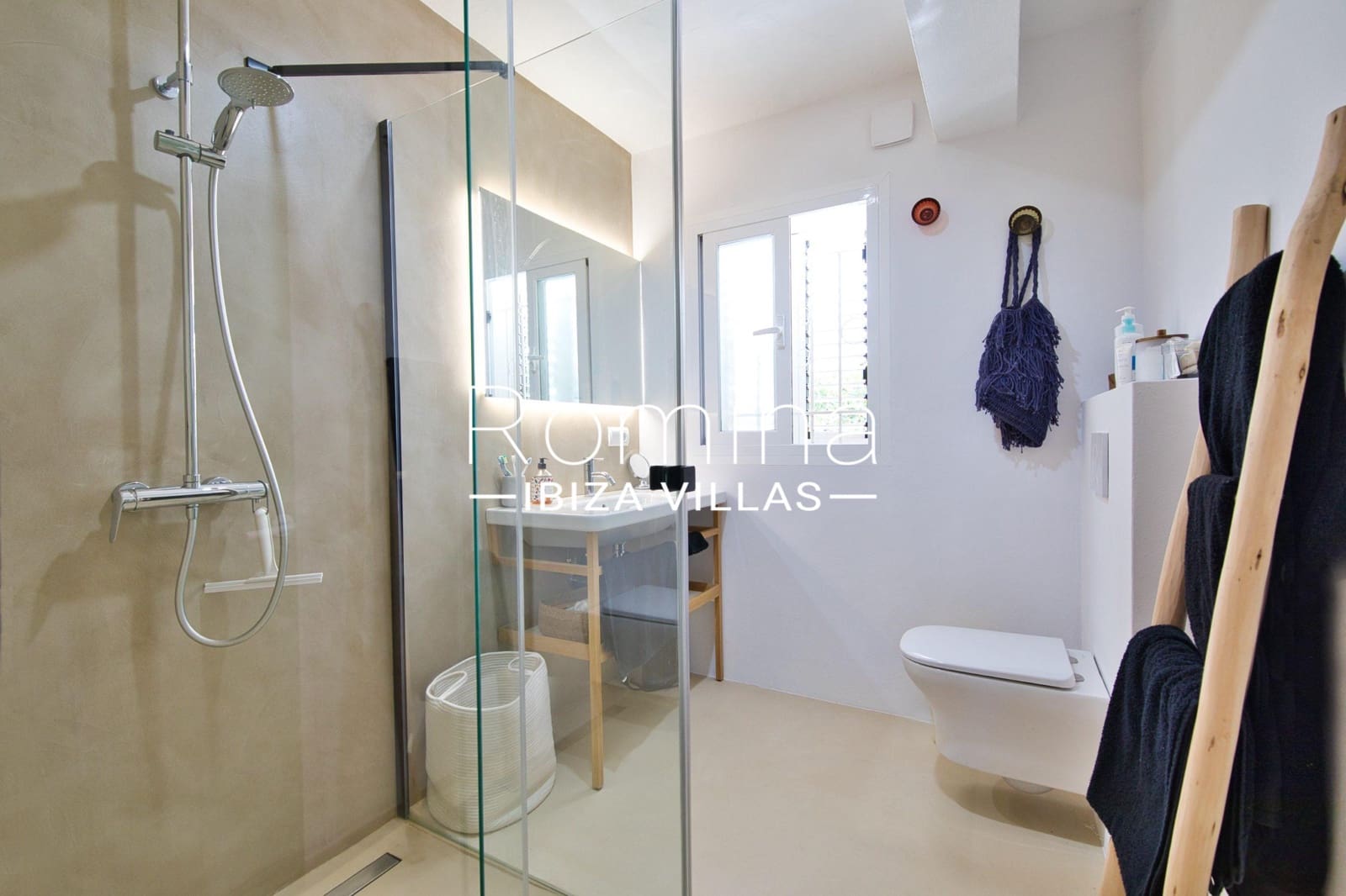 4 soveværelse Villa til salg i Cala Llenya med swimmingpool garage - € 2.800.000 (Ref: 9308712)