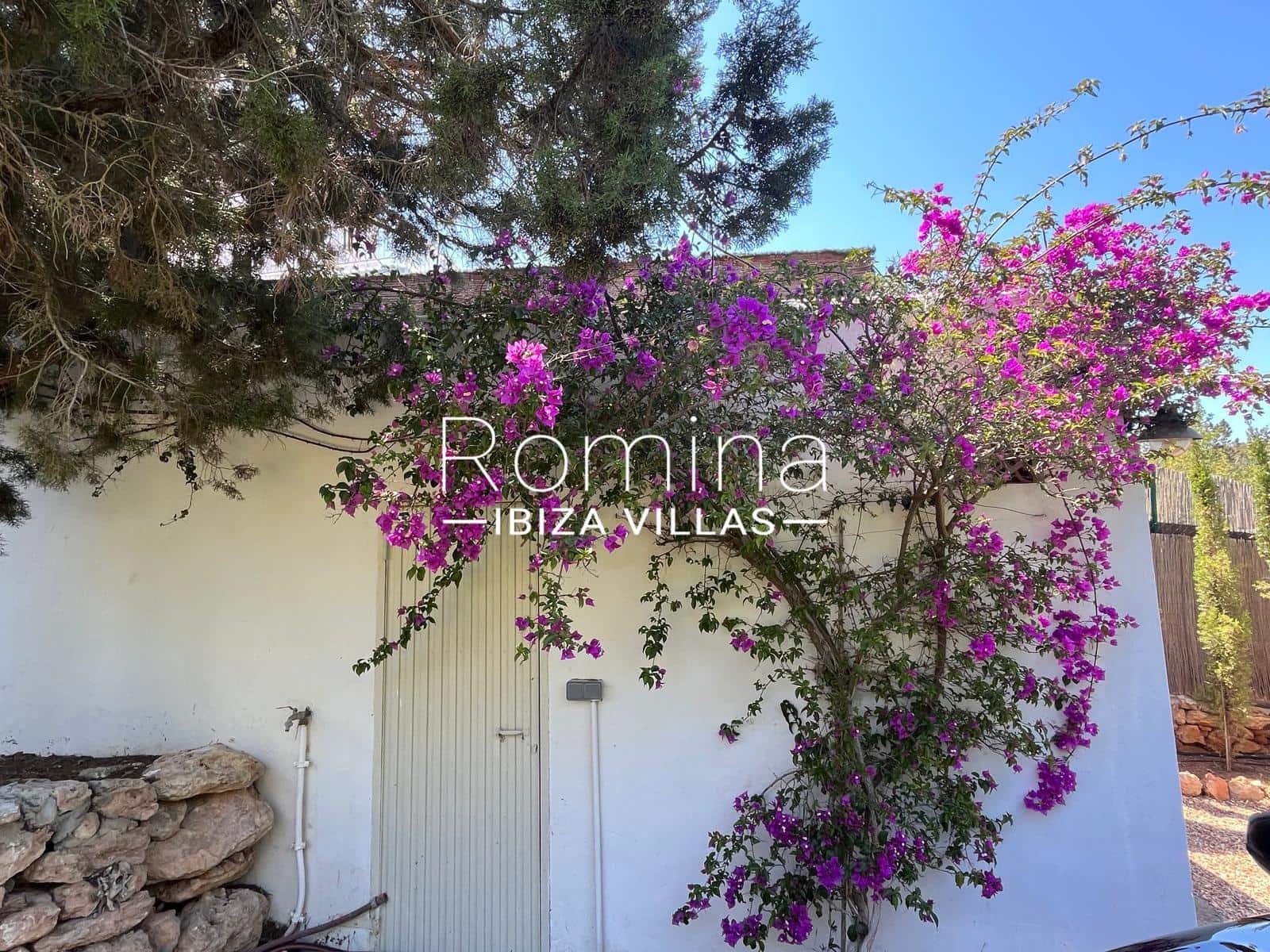 4 soveværelse Villa til salg i Cala Llenya med swimmingpool garage - € 2.800.000 (Ref: 9308712)