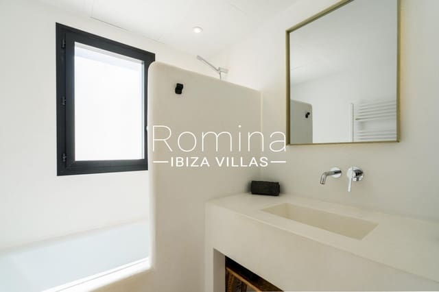 4 soverom Villa til salgs i Cala Tarida, San Jose / Sant Josep de Sa Talaia med svømmebasseng - € 1 590 000 (Ref: 9357231)