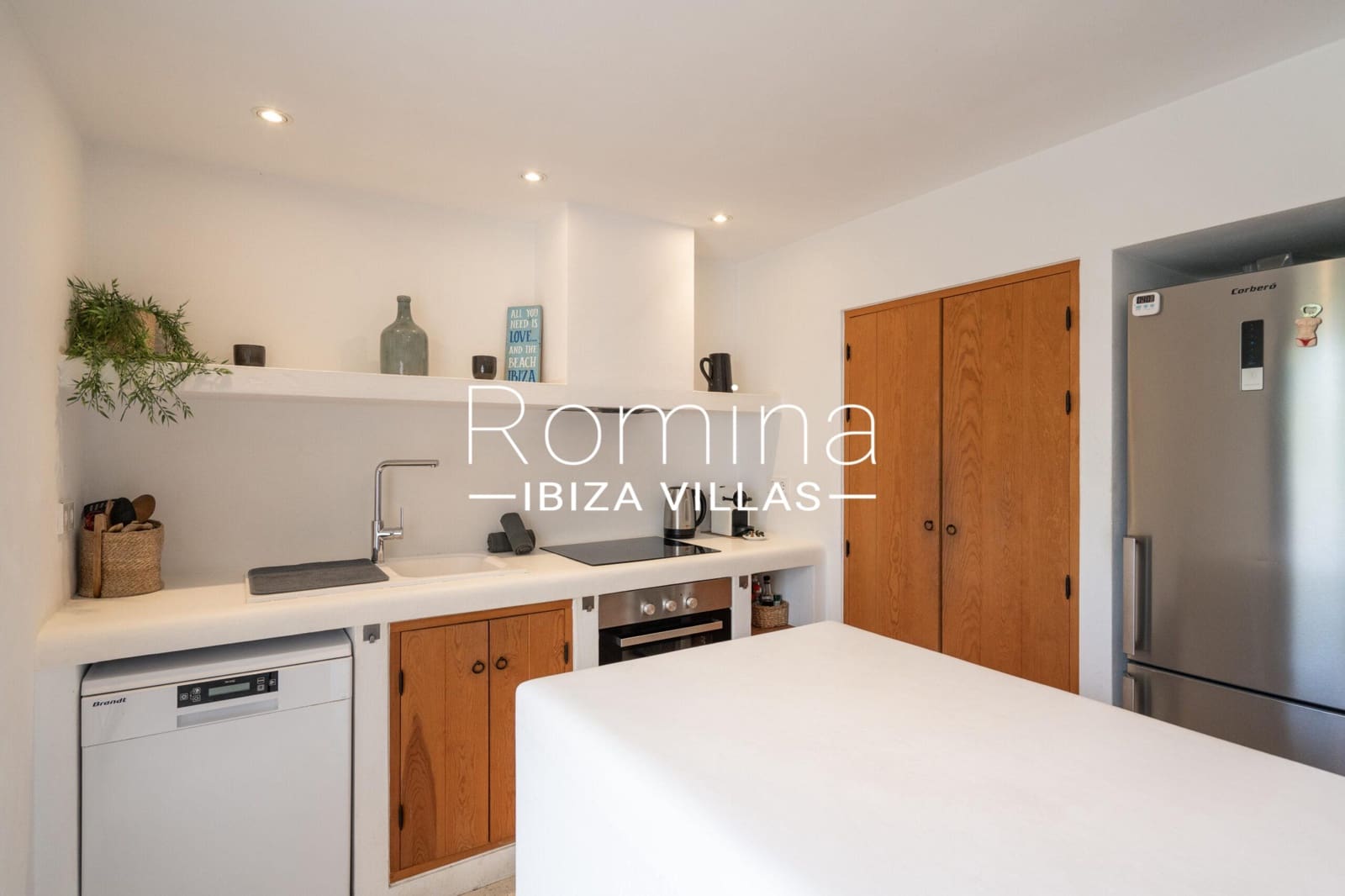 4 soveværelse Villa til salg i Cala Tarida med swimmingpool - € 1.590.000 (Ref: 9357231)