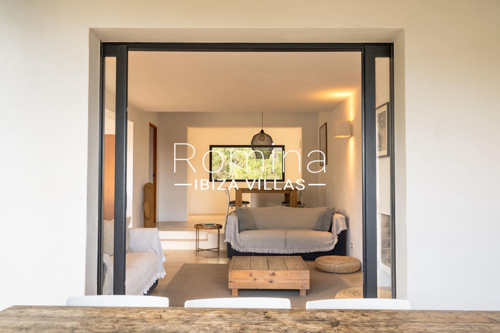 4 soveværelse Villa til salg i Cala Tarida med swimmingpool - € 1.590.000 (Ref: 9357231)