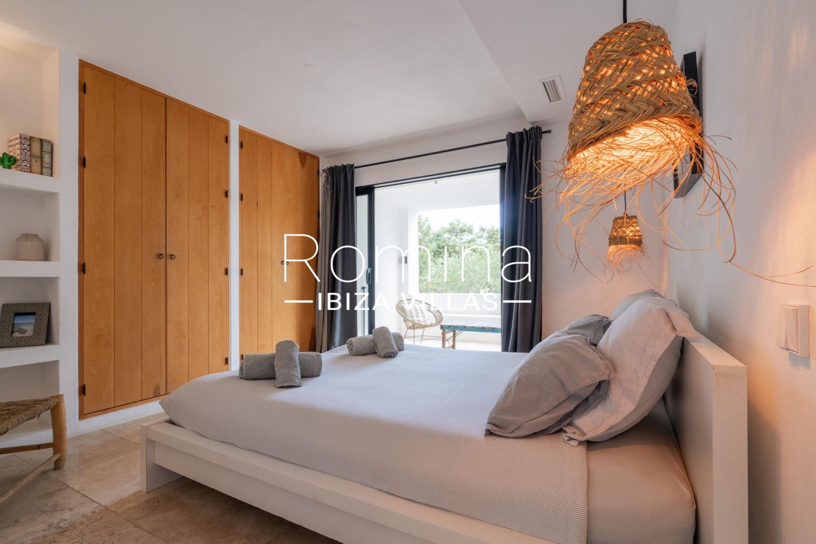 4 soveværelse Villa til salg i Cala Tarida med swimmingpool - € 1.590.000 (Ref: 9357231)