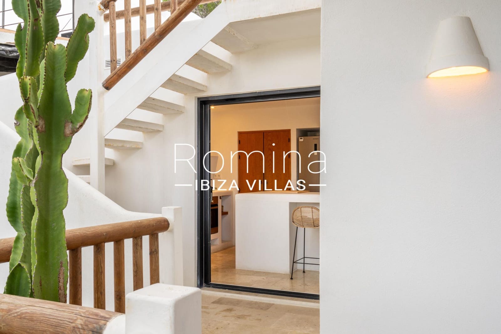 4 soveværelse Villa til salg i Cala Tarida med swimmingpool - € 1.590.000 (Ref: 9357231)