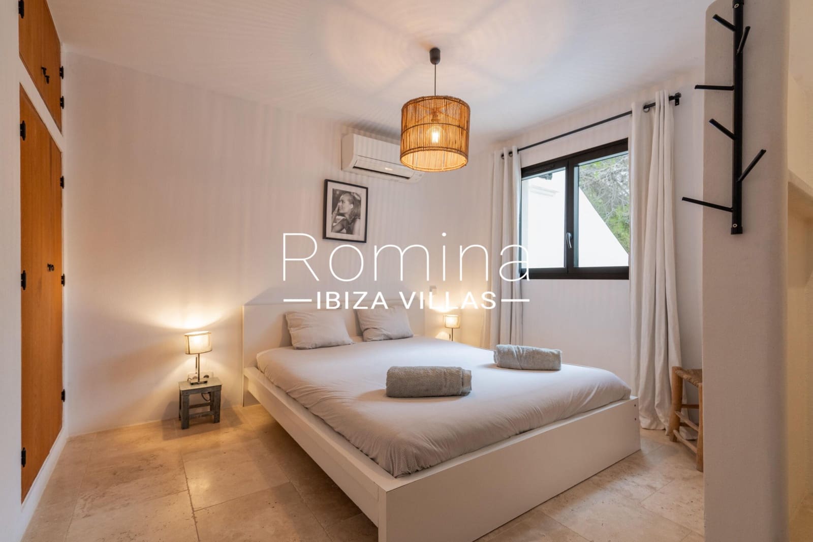 4 soveværelse Villa til salg i Cala Tarida med swimmingpool - € 1.590.000 (Ref: 9357231)