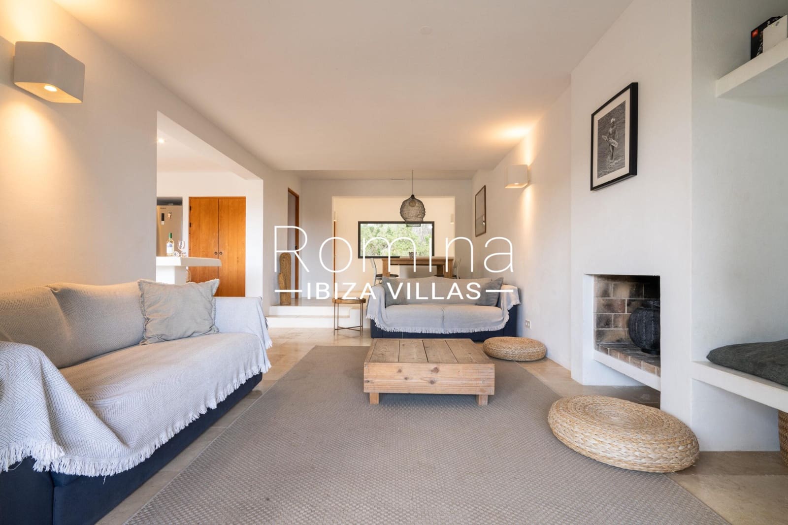 4 soveværelse Villa til salg i Cala Tarida med swimmingpool - € 1.590.000 (Ref: 9357231)