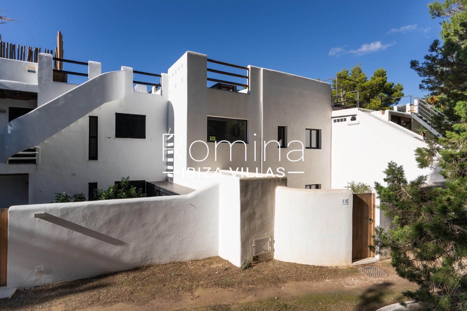 4 soveværelse Villa til salg i Cala Tarida med swimmingpool - € 1.590.000 (Ref: 9357231)